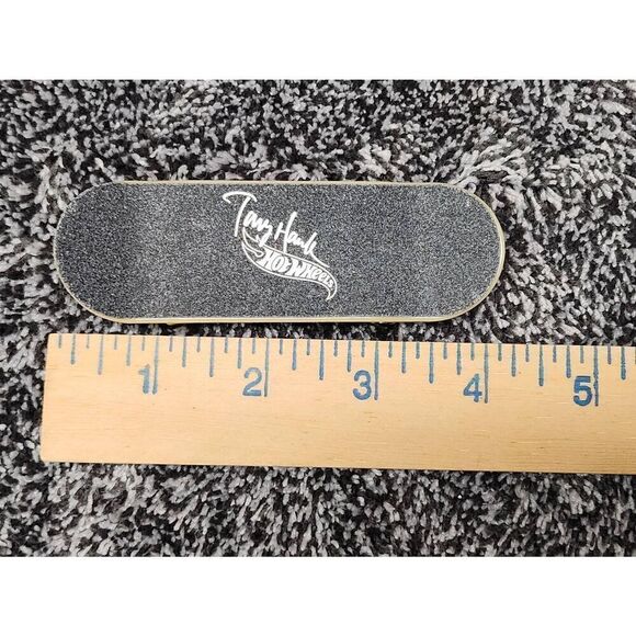 Tony Hawk Hot Wheels Finger Skateboards #A80 - Picture 8 of 9